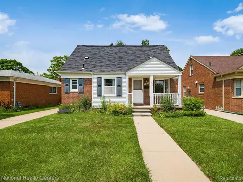 26938 W Chicago, Redford, MI 48239