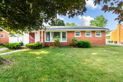 35891 Parkdale St, Livonia, MI 48150