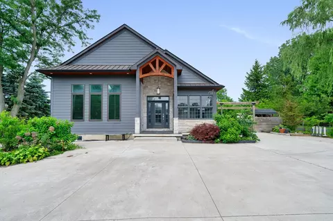 515 E Wattles Rd, Troy, MI 48085