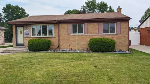 30035 Maplewood St, Garden City, MI 48135