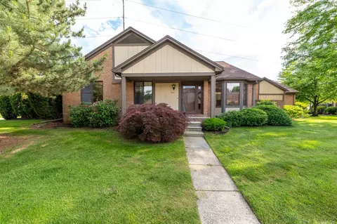 344 Meadow Bridge Dr #117, Rochester Hills, MI 48307