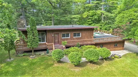 120 Yule Rd, Addison, MI 48367