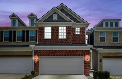 4122 Nottingham Cir, Independence, MI 48346