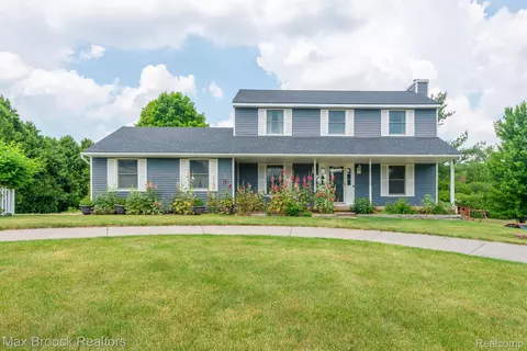 54320 Belcrest Dr, Milford, MI 48381