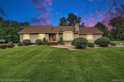 7276 Lobdell Rd, Argentine, MI 48451
