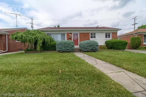 26530 W Davison Bnd, Redford, MI 48239