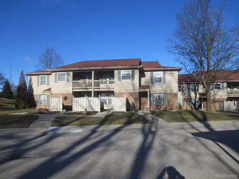 19202 Northridge Dr, Northville, MI 48167