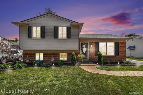 14986 Annapolis Dr, Sterling Heights, MI 48313