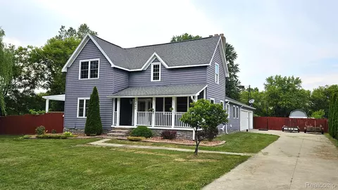 7460 Coldwater Rd, Flushing, MI 48433