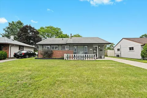 29565 Winter Dr, Garden City, MI 48135