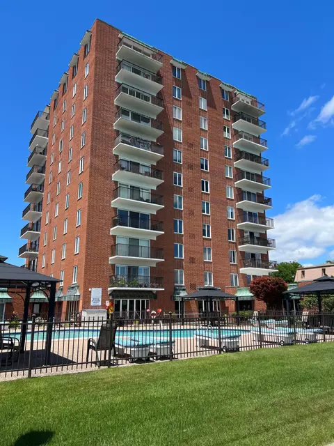 3301 Biddle Ave #10A, Wyandotte, MI 48192