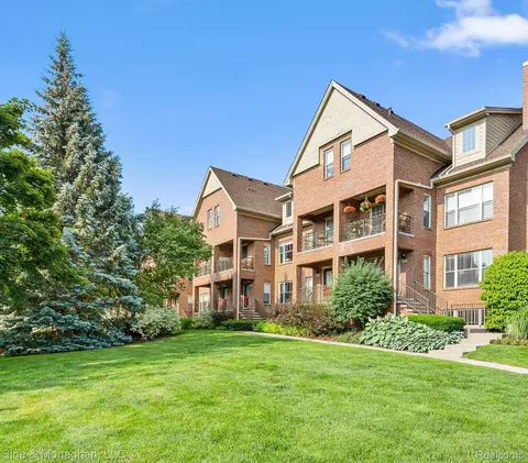 1444 S Main St, Royal Oak, MI 48067