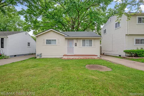 6325 Fellrath St, Taylor, MI 48180