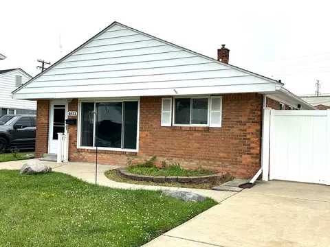 4693 15th St, Wyandotte, MI 48192