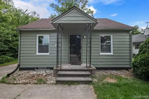 33851 W Jefferson Ave, Rockwood, MI 48173