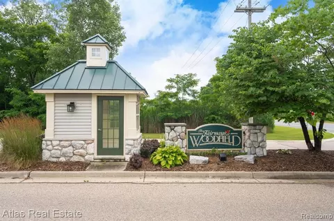 12101 Pinehurst Ln #21, Grand Blanc, MI 48439