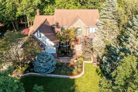 25682 Arcadia Dr, Novi, MI 48374
