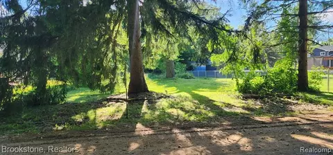 Vl Oakridge Drive, Highland, MI 48356