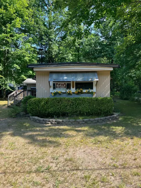 77498 20th Ave, South Haven, MI 49090