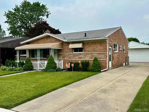 1332 Easley Dr, Westland, MI 48186