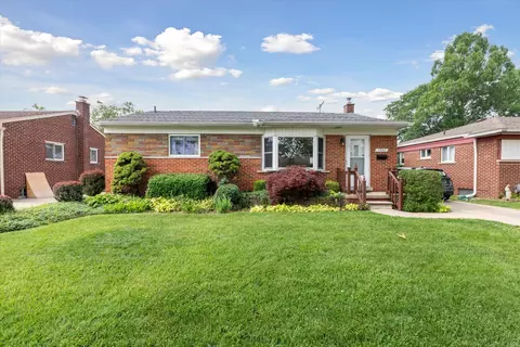 7741 Randy Dr, Westland, MI 48185