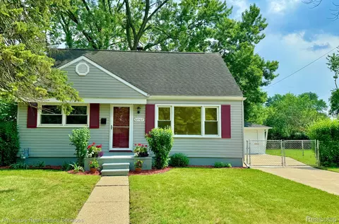 32507 Rosslyn Ave, Garden City, MI 48135