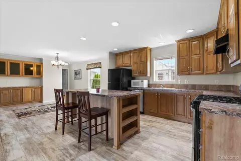 11195 Treemont, Green Oak, MI 48178