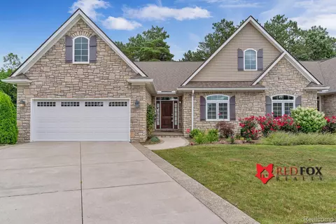 12385 Worthington Crt Ct, Grand Blanc, MI 48439