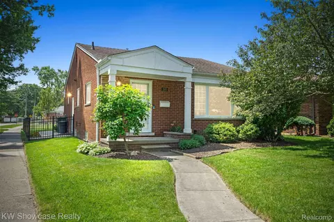 205 Leroy Ave, Clawson, MI 48017
