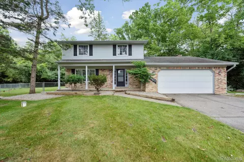 6301 Mckenzie Cir, Mundy, MI 48507
