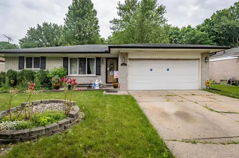 661 Buckingham Rd, Canton, MI 48188