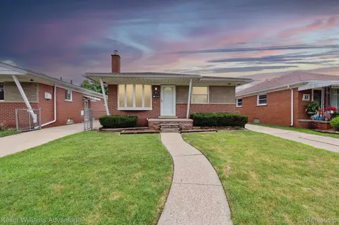 1054 Harrison Blvd, Lincoln Park, MI 48146