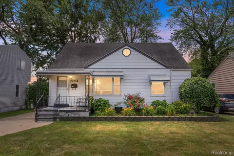 22114 Revere St, Saint Clair Shores, MI 48080