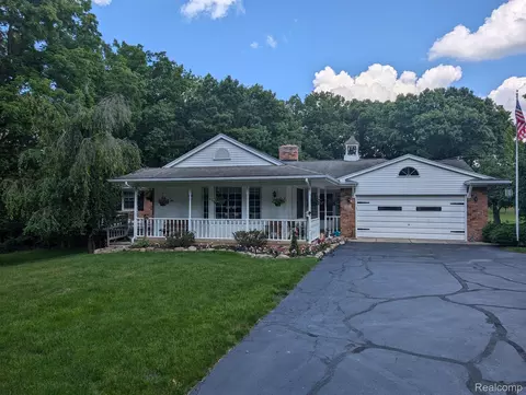 3641 Green Lake Rd, West Bloomfield, MI 48324