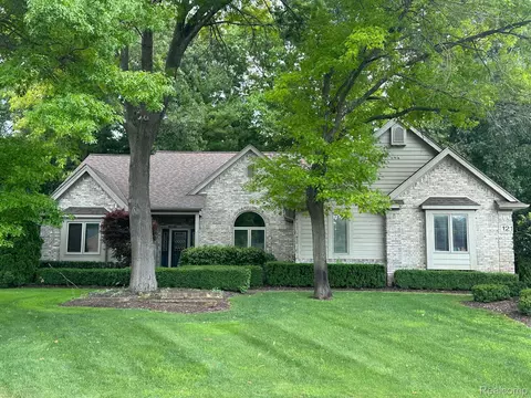 121 Wendover, Commerce, MI 48390