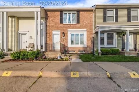 37586 Charter Oaks Blvd, Clinton Township, MI 48036