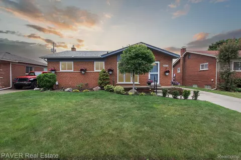 29075 Spoon Ave, Madison Heights, MI 48071