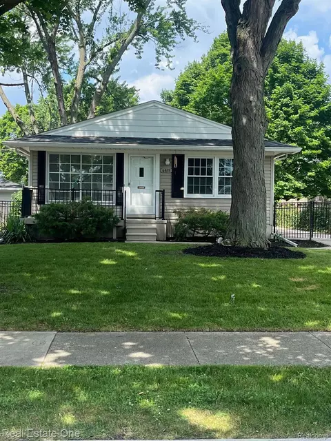 4615 Thorncroft Ave, Royal Oak, MI 48073