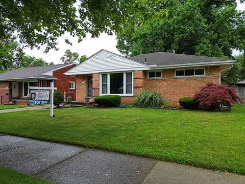 8554 Winston Ln, Dearborn Heights, MI 48127