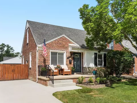 3011 N Blair Ave, Royal Oak, MI 48073