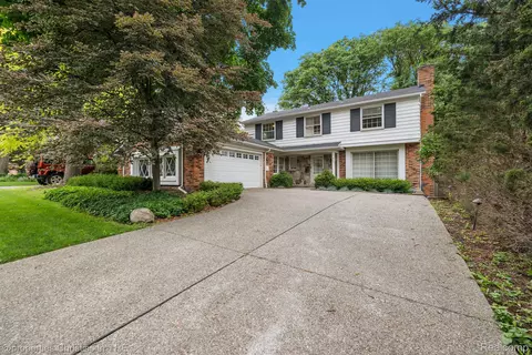 463 Henley St, Birmingham, MI 48009