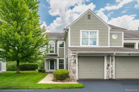2097 Eagle Pointe, Bloomfield Hills, MI 48304