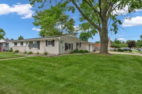 43214 Penny Dr, Sterling Heights, MI 48314