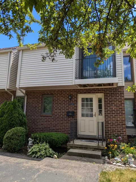 2165 Village West Dr N, Lapeer, MI 48446