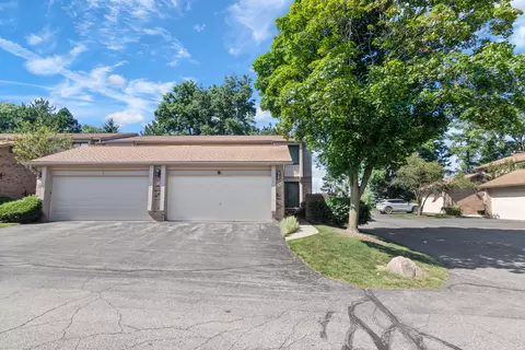 31408 Hunters Circle Dr #38, Farmington Hills, MI 48334