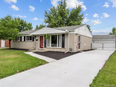 4737 Berwyn Dr, Warren, MI 48092