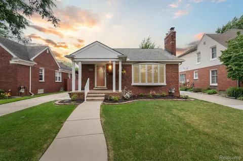 2388 19th St, Wyandotte, MI 48192