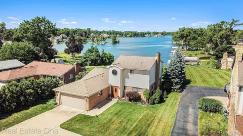 2541 S Commerce Rd, Wolverine Lake, MI 48390