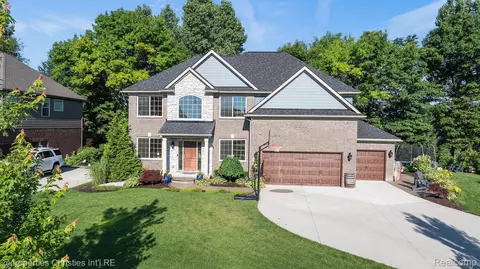 62903 Hillcrest Dr, Washington, MI 48094