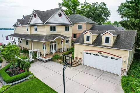1991 Alpha St, Commerce Township, MI 48382